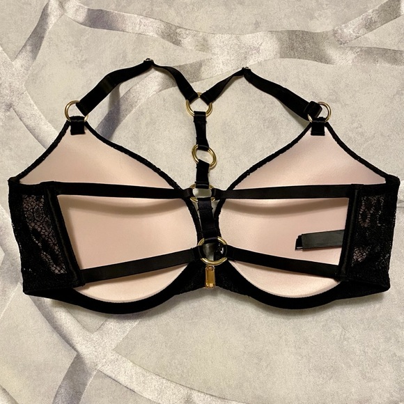 SOLD 🏷 Victoria’s Secret lacy 32DD push-up bra - Picture 3 of 4